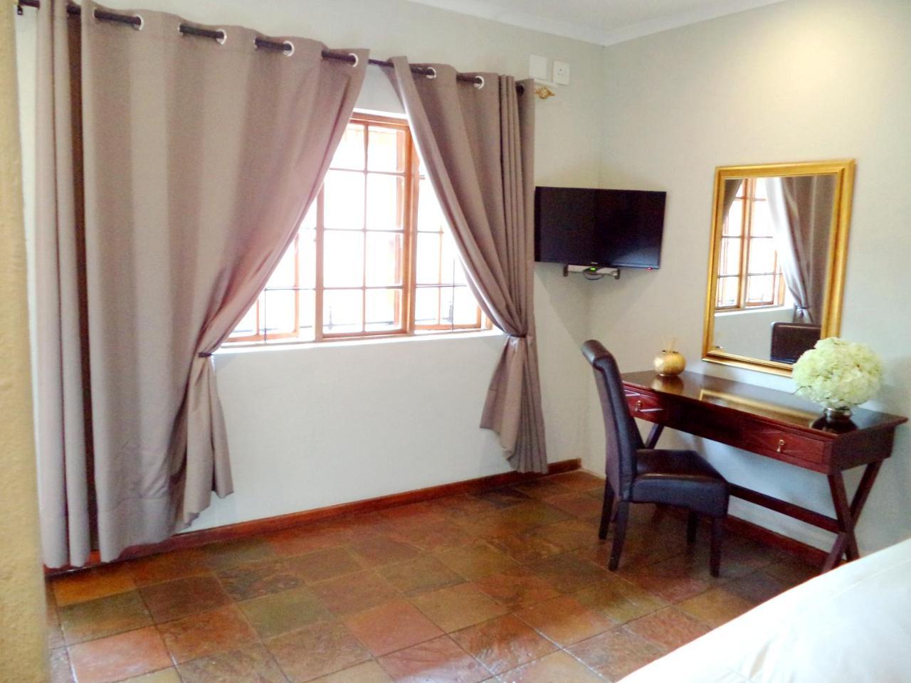 Belladona Guesthouse Mbombela ภายนอก รูปภาพ