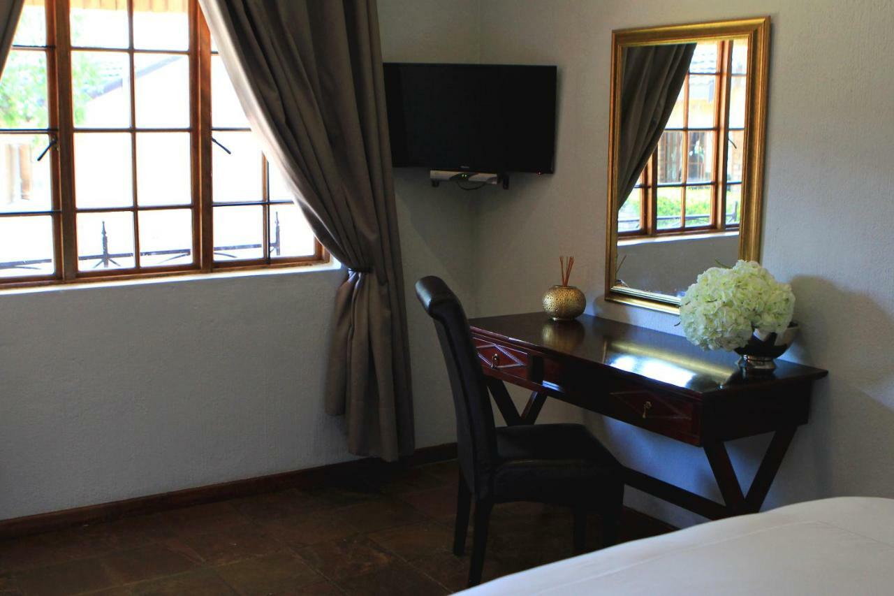 Belladona Guesthouse Mbombela ภายนอก รูปภาพ