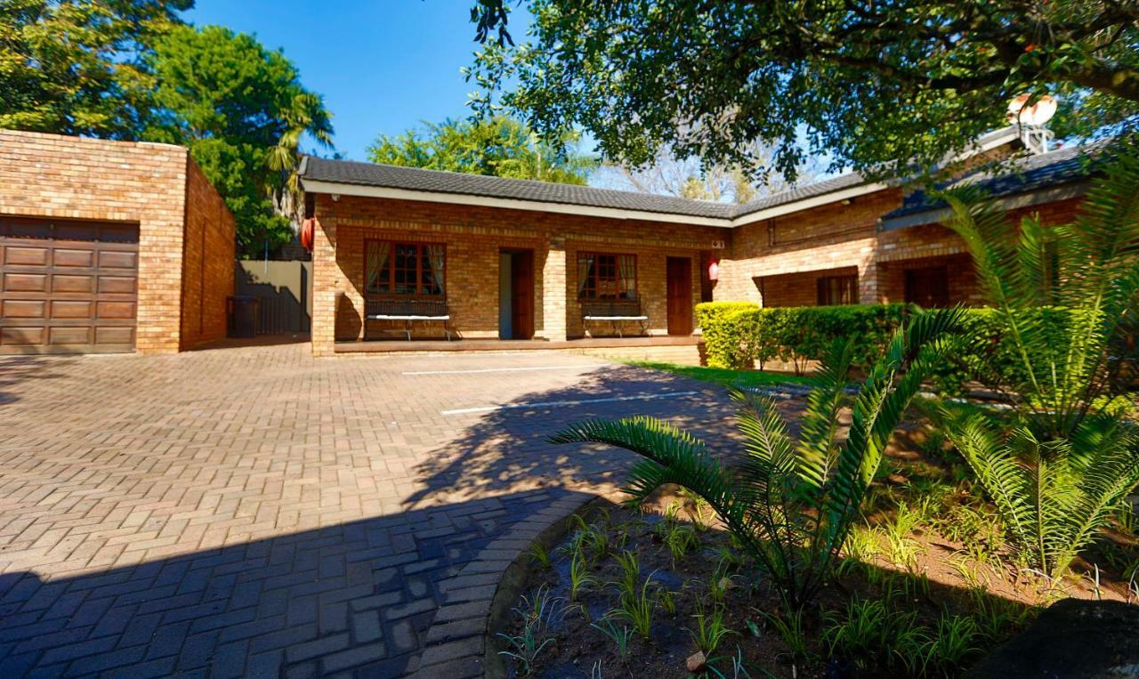 Belladona Guesthouse Mbombela ภายนอก รูปภาพ