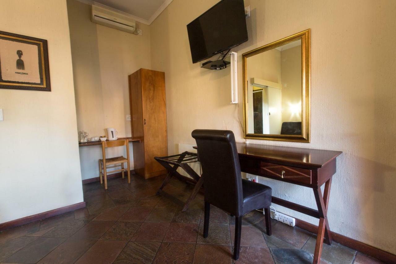 Belladona Guesthouse Mbombela ภายนอก รูปภาพ